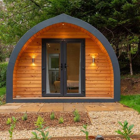 The Plough Inn Cabins Ramsden Экстерьер фото