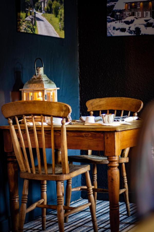 The Plough Inn Cabins Ramsden Экстерьер фото