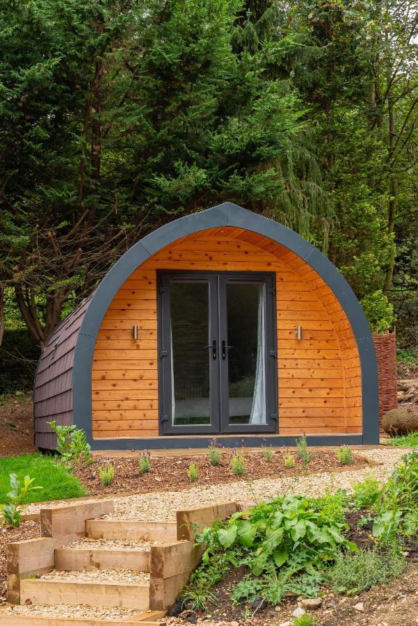 The Plough Inn Cabins Ramsden Экстерьер фото